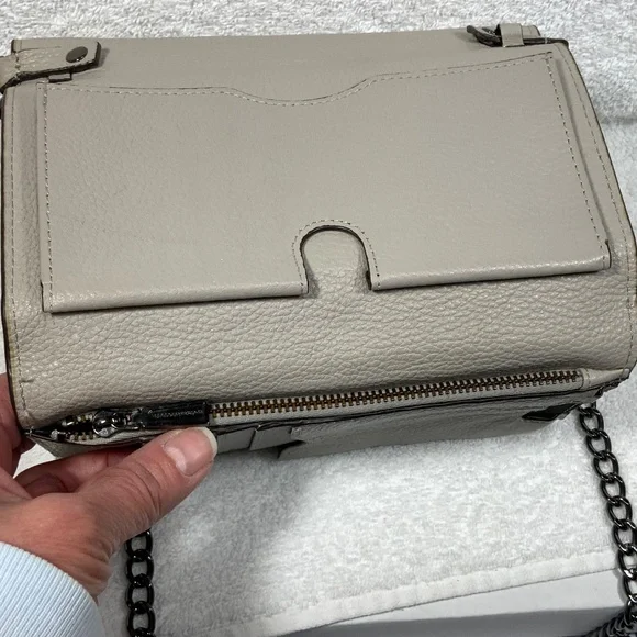 NWOT - Rebecca Minkoff Wallet/Clutch on chain - Picture 7 of 16